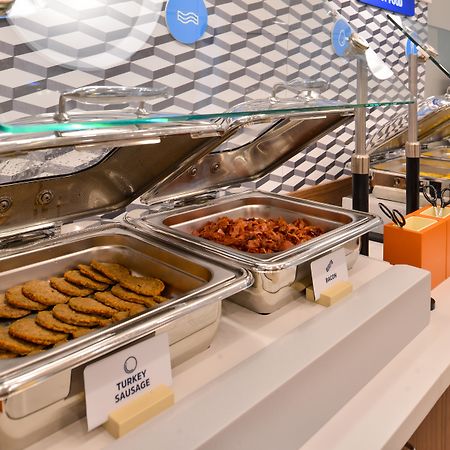 Holiday Inn Express Hotel & Suites Bismarck By Ihg Εξωτερικό φωτογραφία