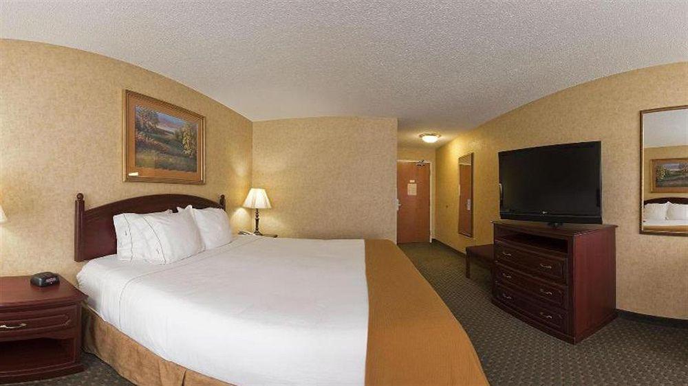 Holiday Inn Express Hotel & Suites Bismarck By Ihg Εξωτερικό φωτογραφία