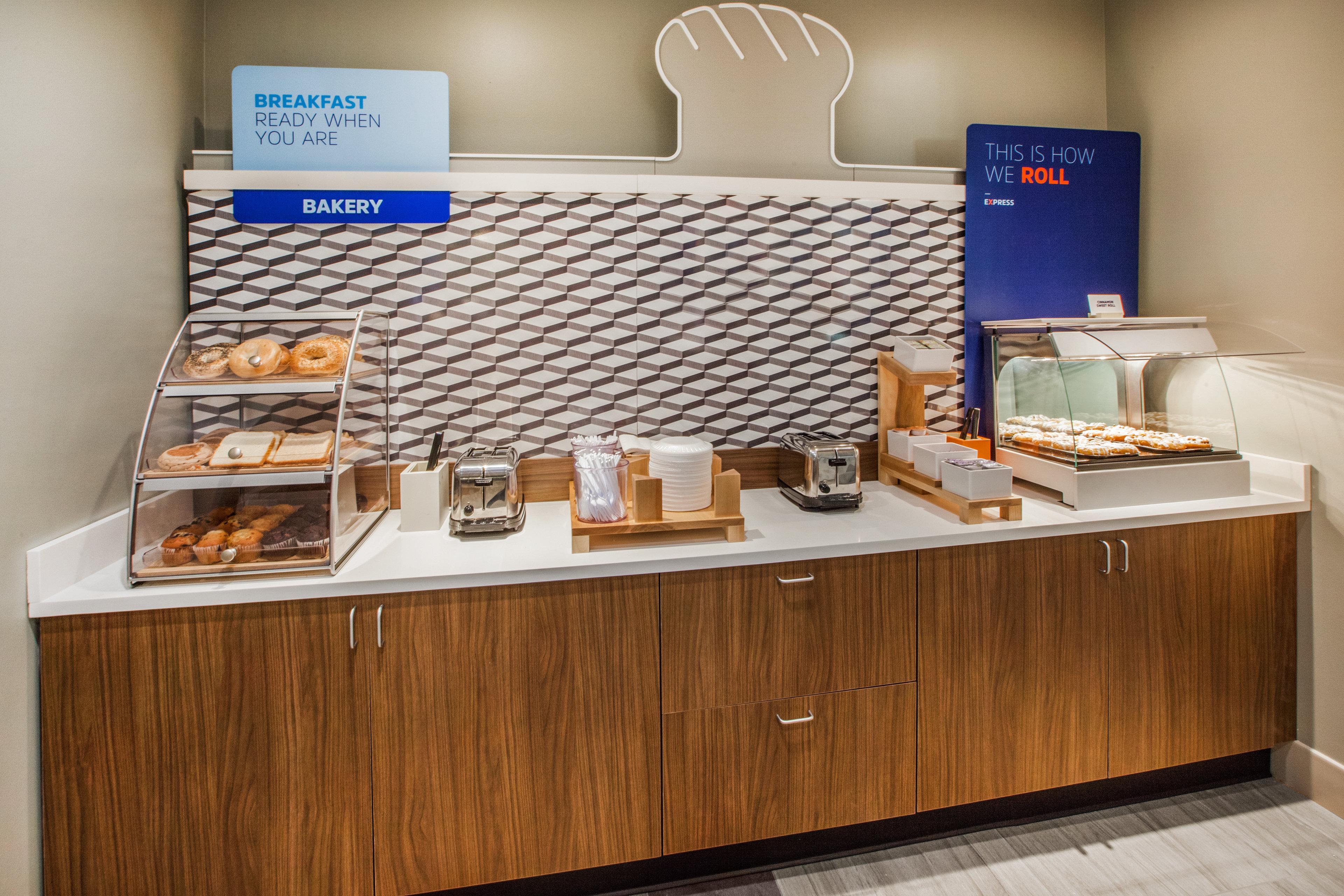 Holiday Inn Express Hotel & Suites Bismarck By Ihg Εξωτερικό φωτογραφία