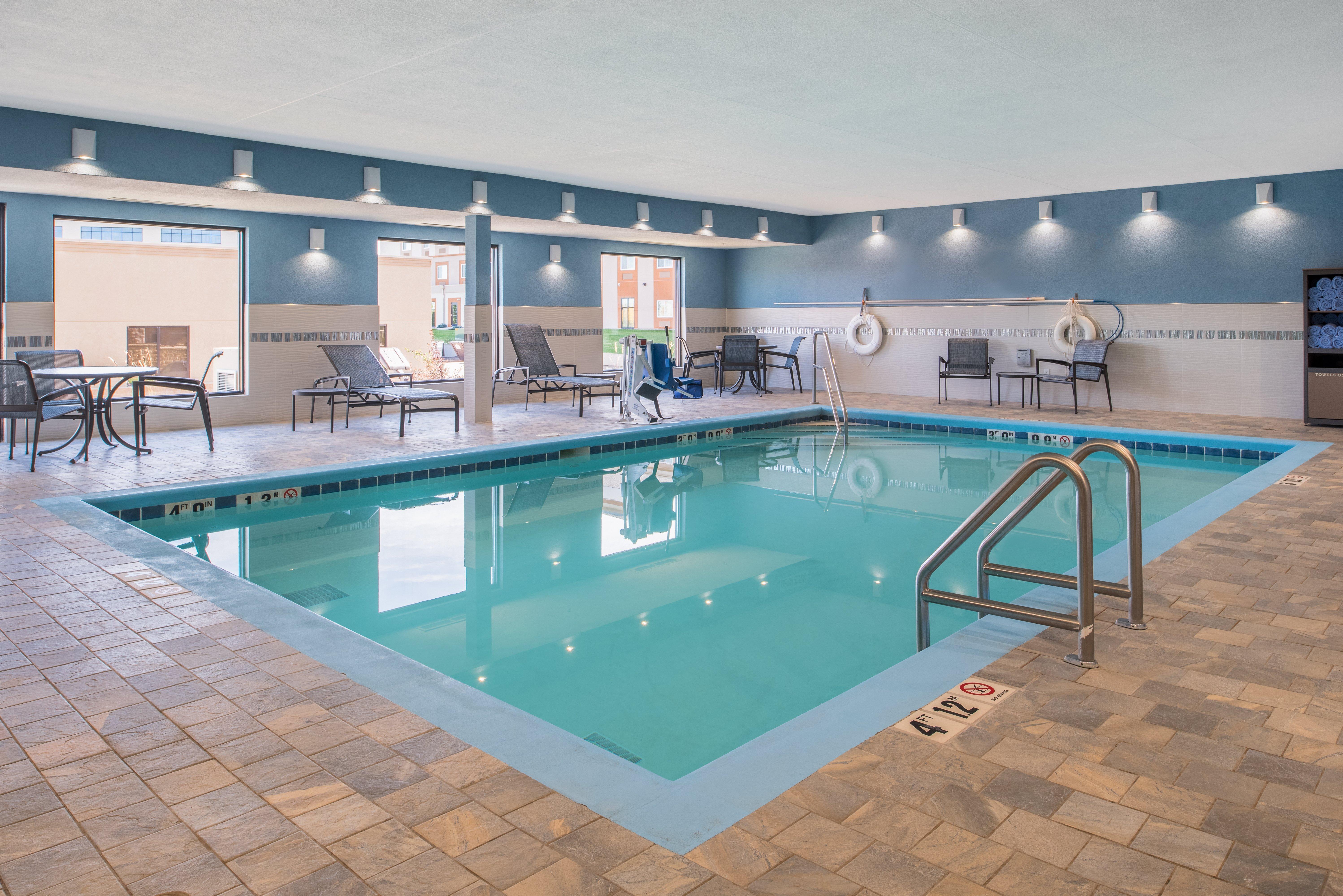 Holiday Inn Express Hotel & Suites Bismarck By Ihg Εξωτερικό φωτογραφία