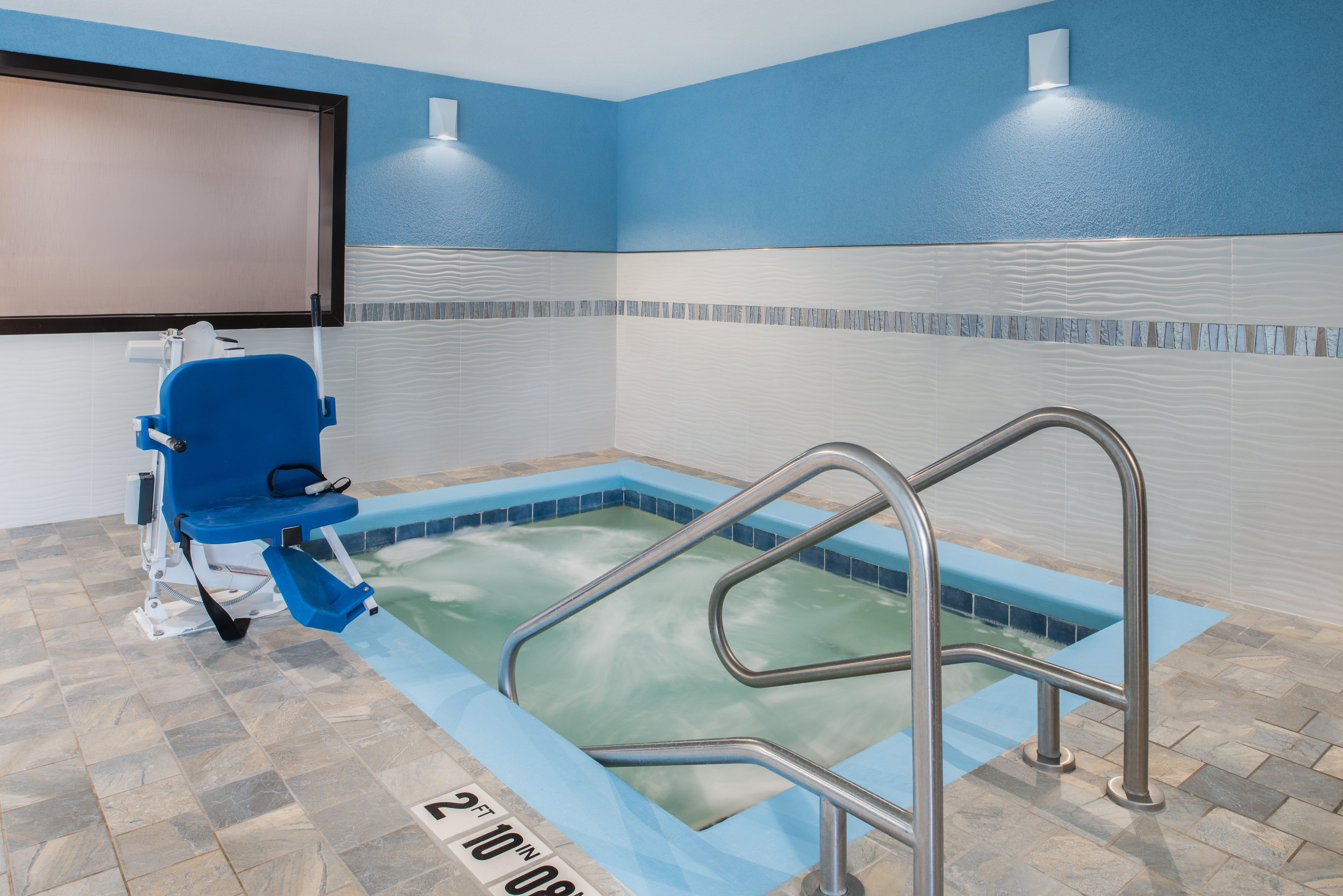 Holiday Inn Express Hotel & Suites Bismarck By Ihg Εξωτερικό φωτογραφία