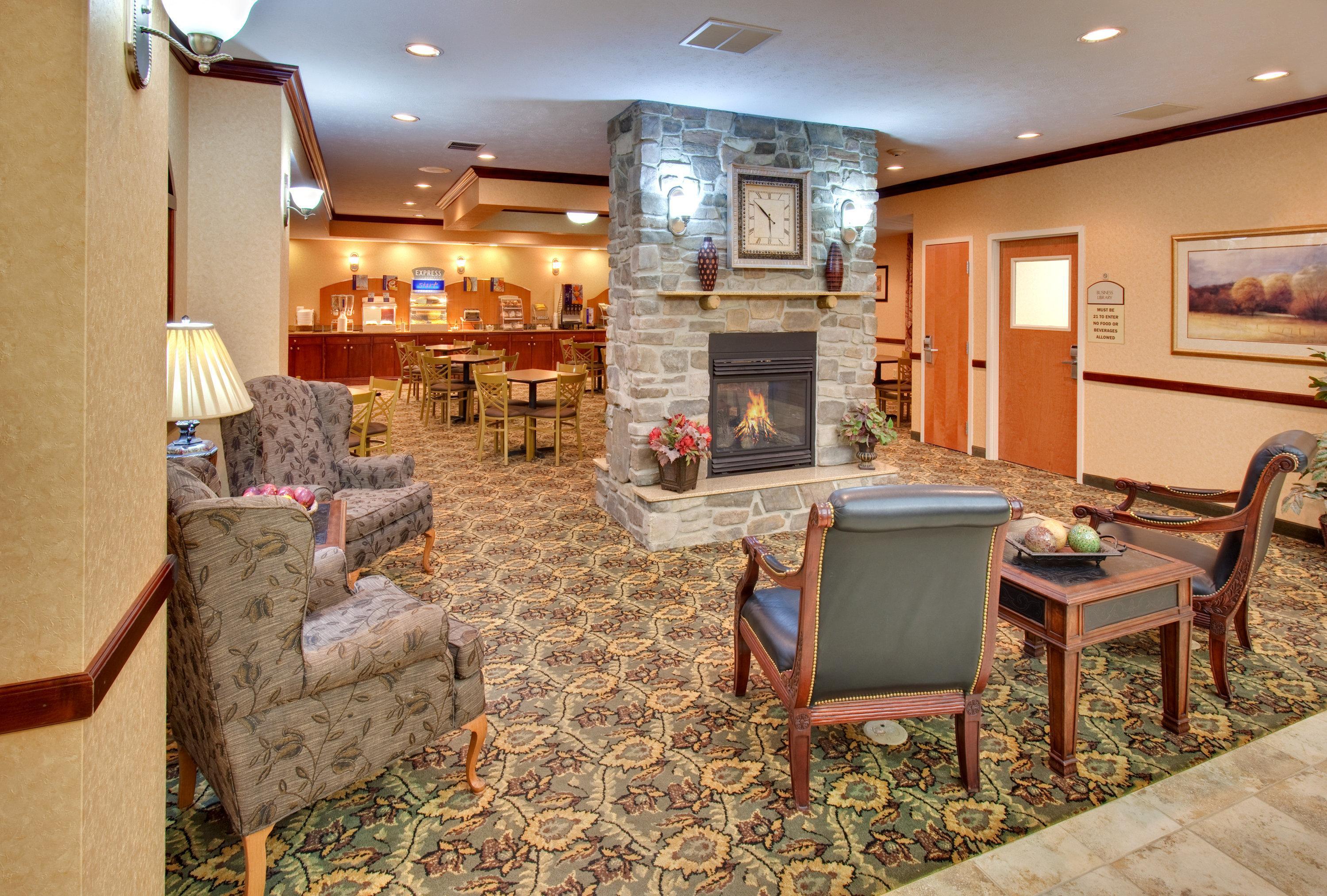 Holiday Inn Express Hotel & Suites Bismarck By Ihg Εξωτερικό φωτογραφία