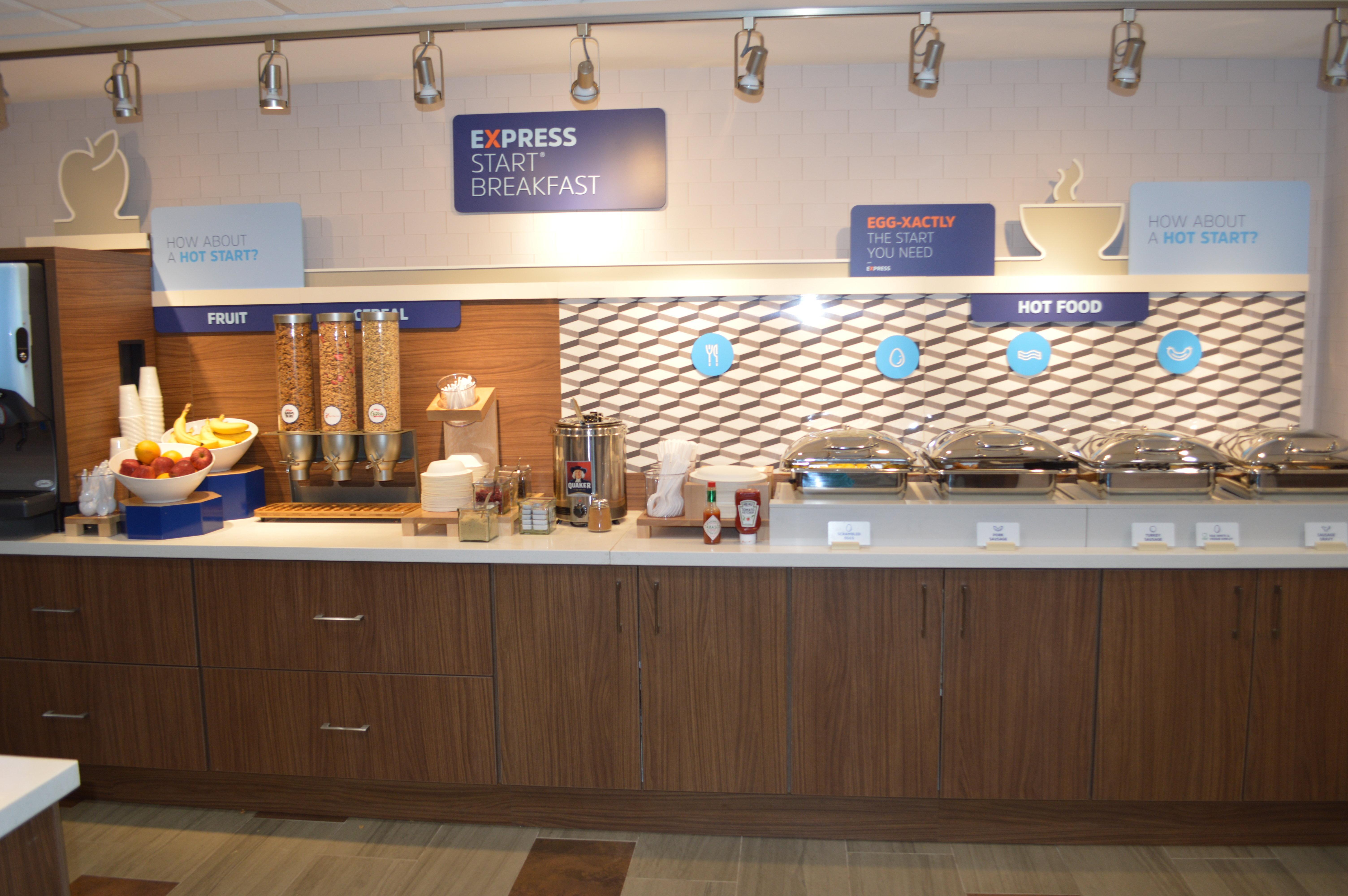 Holiday Inn Express Hotel & Suites Bismarck By Ihg Εξωτερικό φωτογραφία