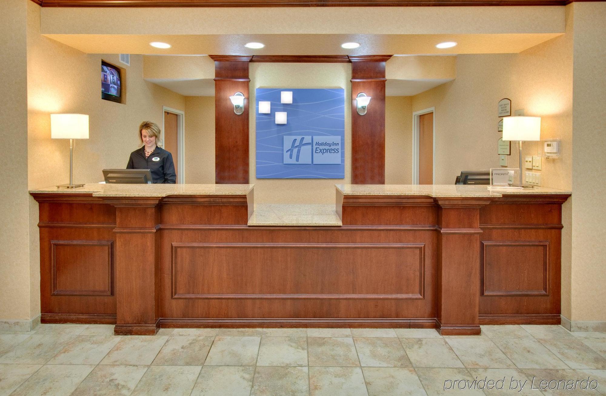 Holiday Inn Express Hotel & Suites Bismarck By Ihg Εσωτερικό φωτογραφία