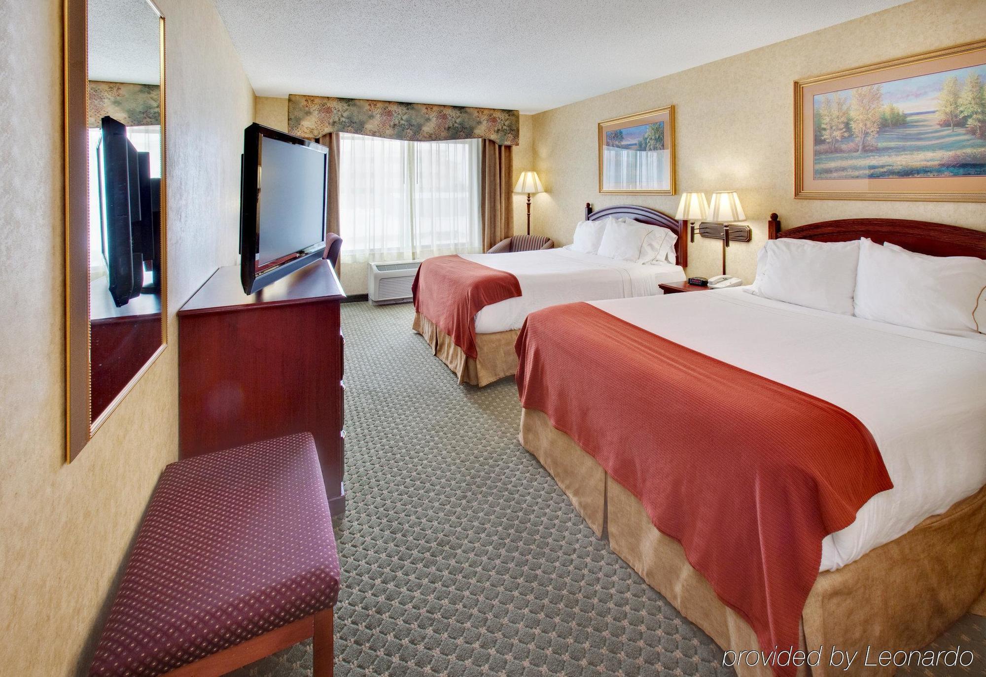 Holiday Inn Express Hotel & Suites Bismarck By Ihg Δωμάτιο φωτογραφία