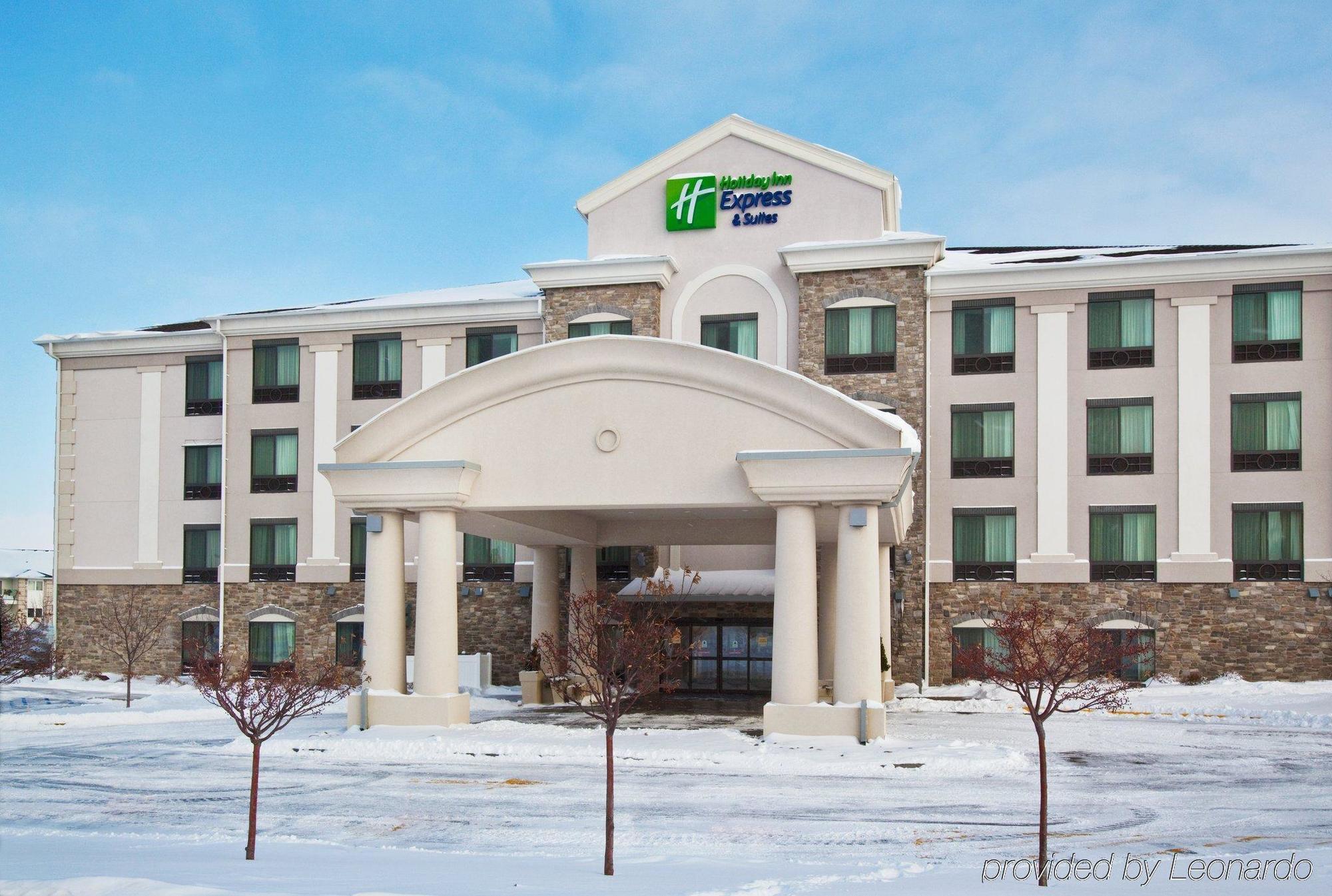 Holiday Inn Express Hotel & Suites Bismarck By Ihg Εξωτερικό φωτογραφία