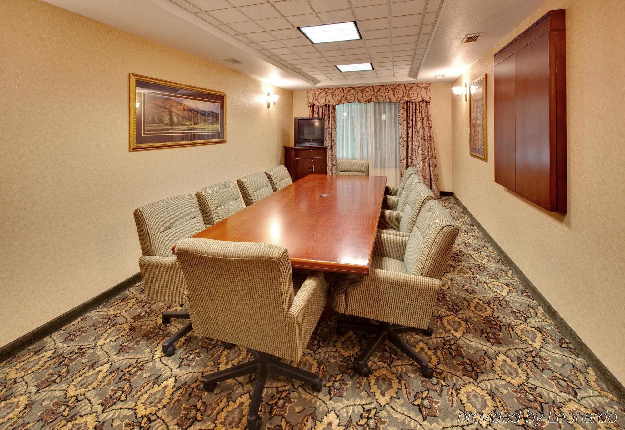 Holiday Inn Express Hotel & Suites Bismarck By Ihg Ανέσεις φωτογραφία