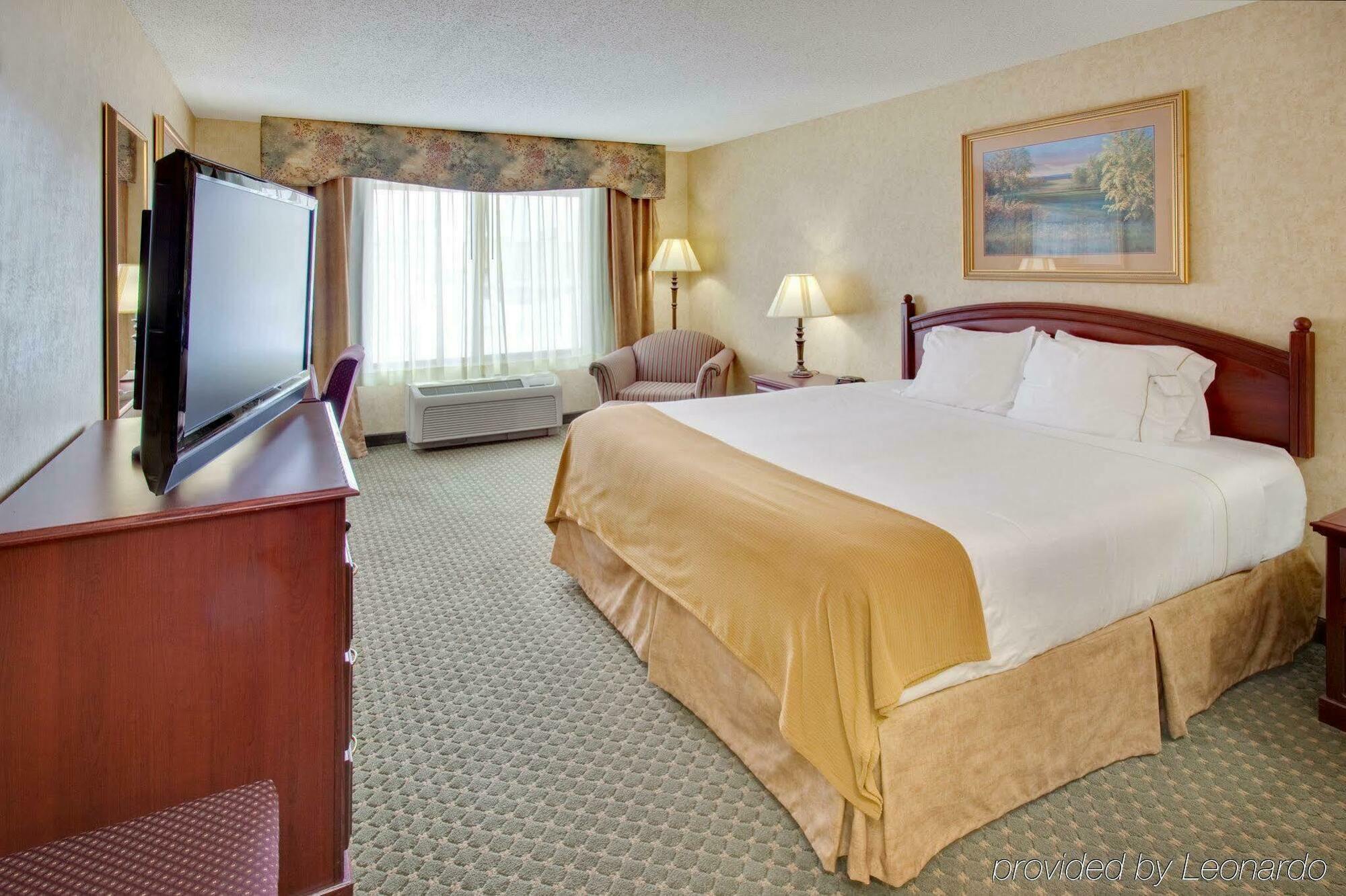 Holiday Inn Express Hotel & Suites Bismarck By Ihg Δωμάτιο φωτογραφία